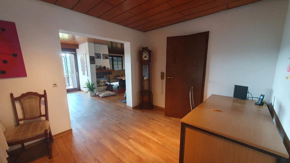 Einfamilienhaus Elztal - 10 Zimmer, 280 m&sup2;, 400.000&euro; | Angebot:26953202