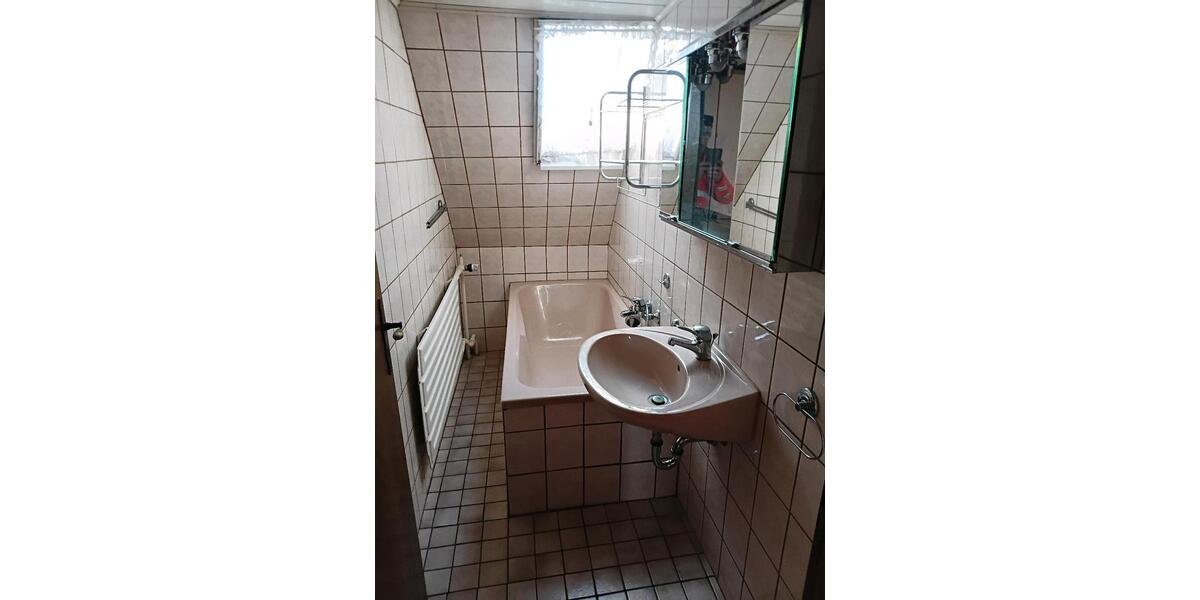 Einfamilienhaus Wasungen - 9 Zimmer, 180 m&sup2;, 750&euro; | Angebot:25275607