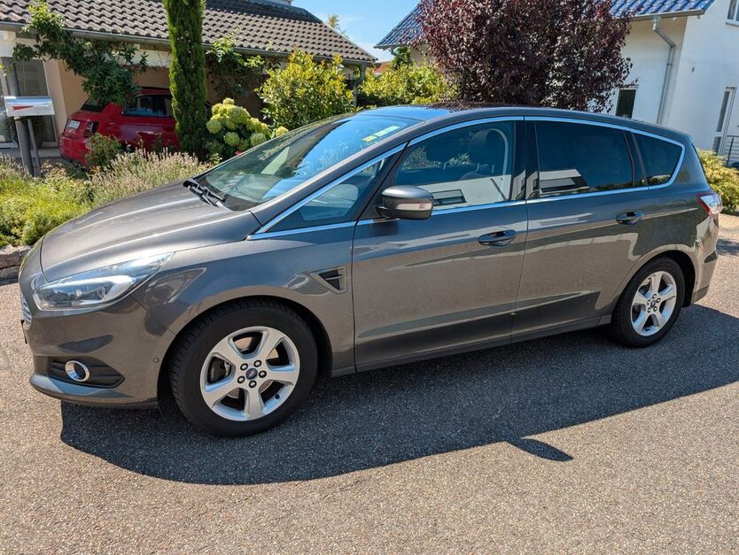 Ford S-Max 239.000 km 8.700 € Östringen 76684