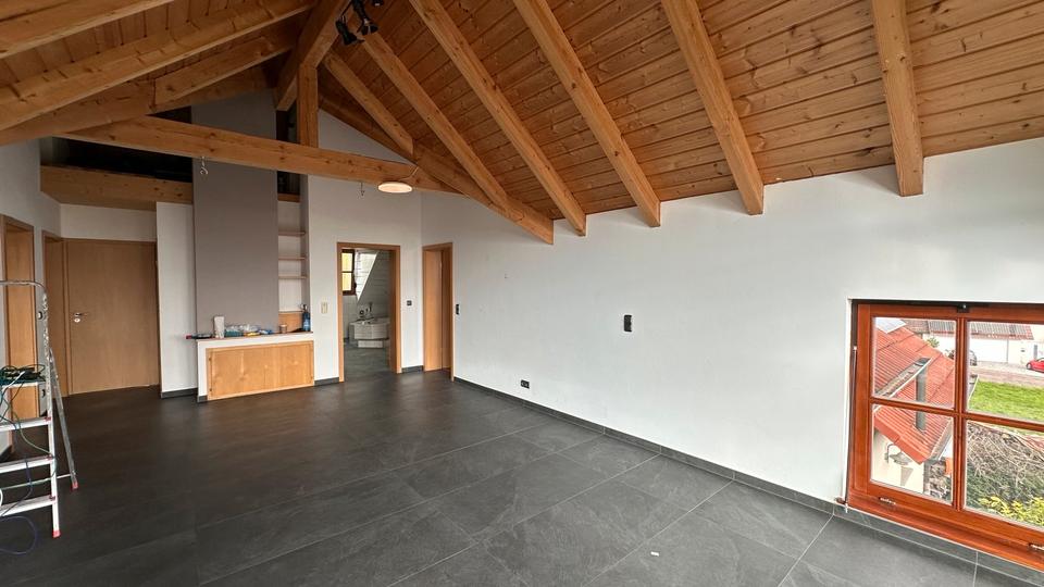 Etagenwohnung Güntersleben - 3.5 Zimmer, 100 m&sup2;, 1.000&euro; | Angebot:25291017