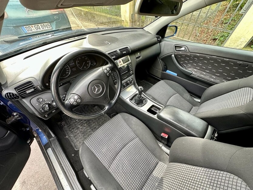 Mercedes-Benz Coupé 123.000 km 4.800 € Dresden 01067