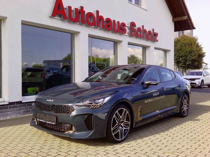 Kia Stinger 16.000 km 51.990 € Großbreitenbach 98701