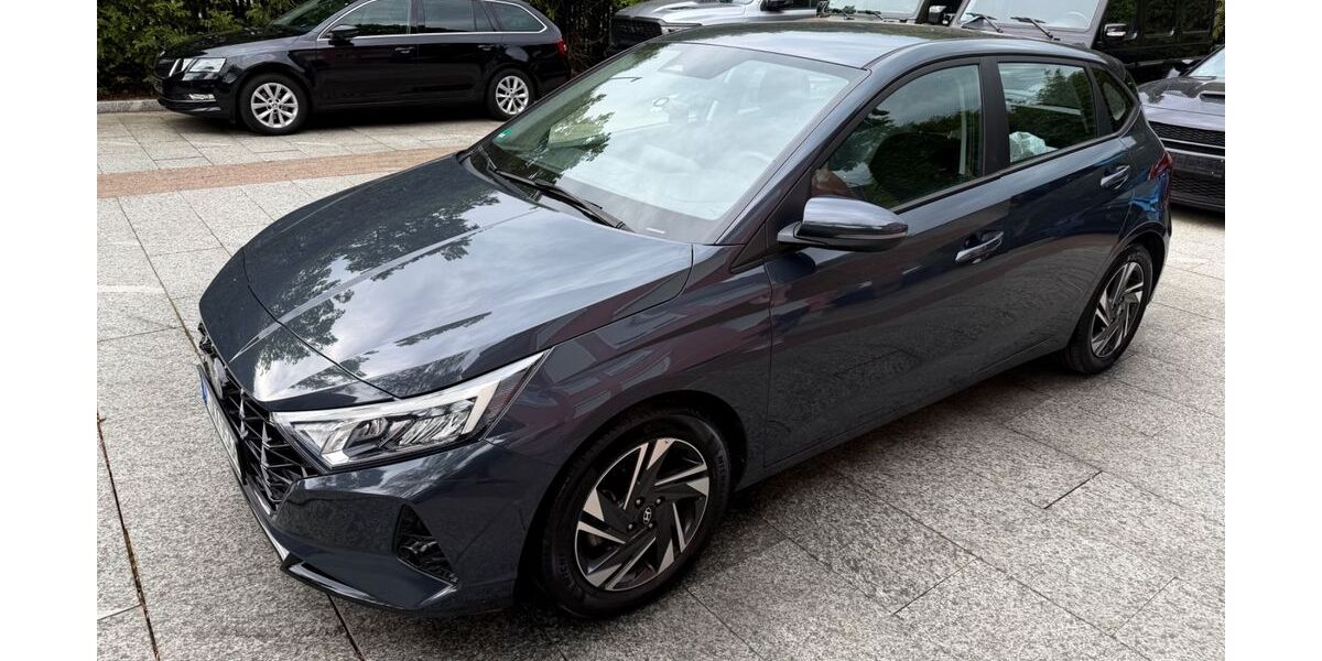 Hyundai i20 38.000 km 12.980 &euro; München 81827