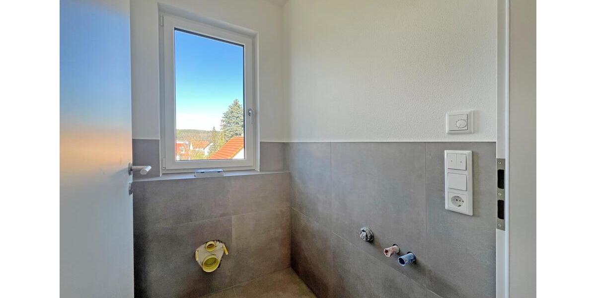 Dachgeschoßwohnung Neumarkt in der Oberpfalz Altenhof - 3 Zimmer, 84 m&sup2;, 1.150&euro; | Angebot:26350214