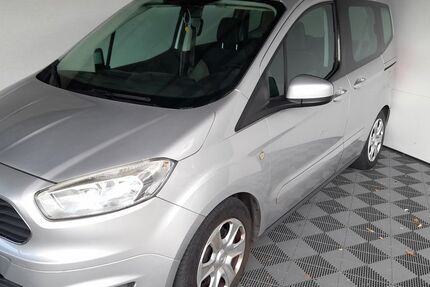 Ford Tourneo Courier 144.419 km 6.150 € Königs Wusterhausen 15711