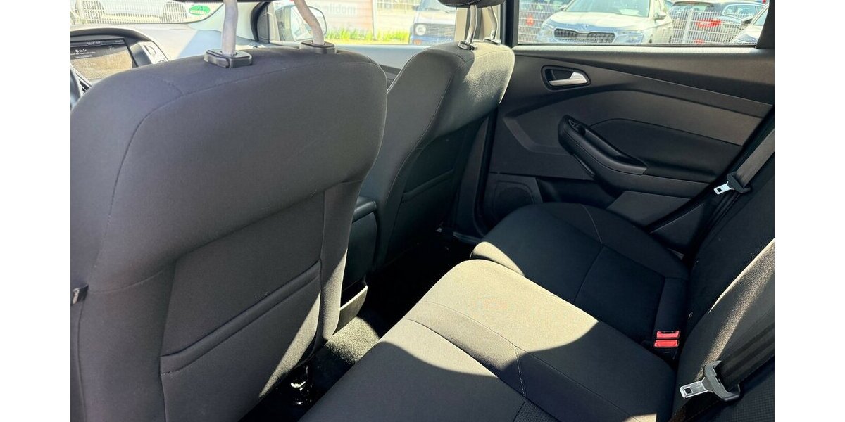 Ford Focus 1.0 Kombi Ecoboost Business/Voll Scheckh 95.100 km 6.390 &euro; Frankfurt 60386