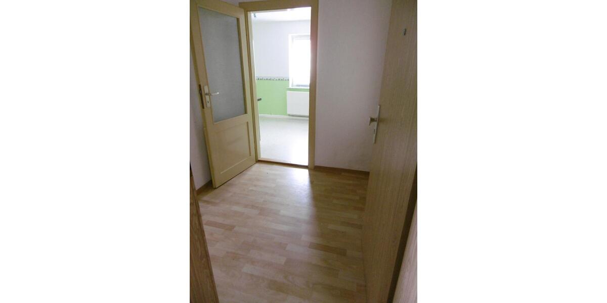 Erdgeschoßwohnung Gröditz - 1 Zimmer, 36 m&sup2;, 190&euro; | Angebot:25438190