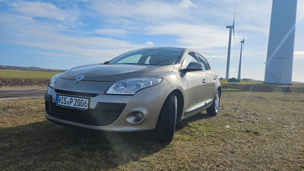 Renault Megane 98.716 km 3.999 &euro; Neuburg 23974