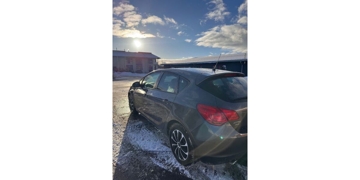 Opel Astra 52.000 km 8.900 &euro; Löffingen 79843