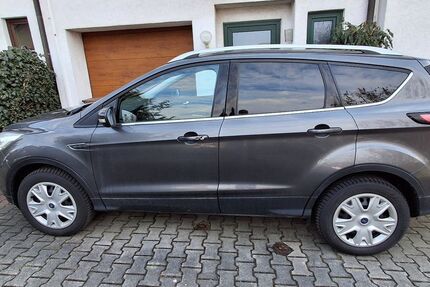 Ford Kuga 60.000 km 14.200 &euro; Langenzenn 90579