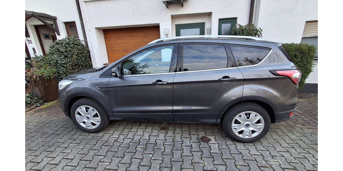 Ford Kuga 60.000 km 14.200 &euro; Langenzenn 90579