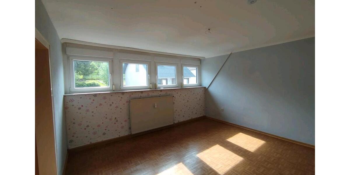 Dachgeschoßwohnung Eppelborn - 3 Zimmer, 94 m&sup2;, 520&euro; | Angebot:26412254