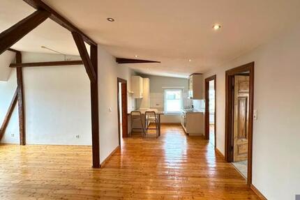 Über den Dächern von Laboe - charmante Altbauwohnung in zentraler Lage mit eigenem Stellplatz! 3 zimmer