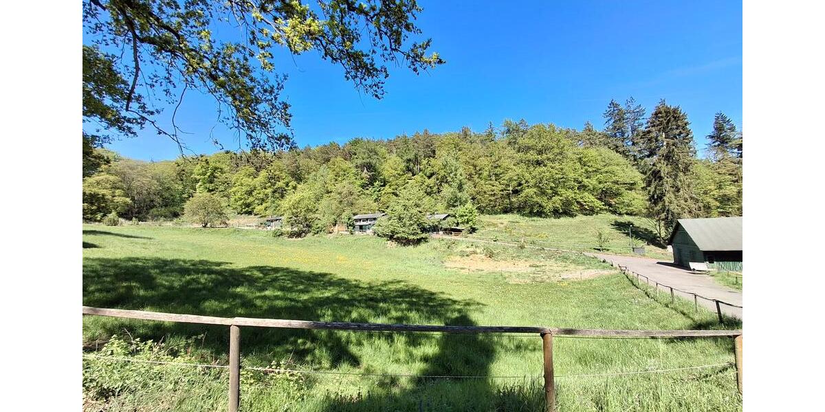 Dachgeschoßwohnung Marburg - 3 Zimmer, 119 m&sup2;, 2.450&euro; | Angebot:25880812