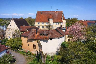 WOHNEN IM SCHLOSS - Mehrfamilienhaus, Wohnhaus Hirrlingen | Angebot:26421165