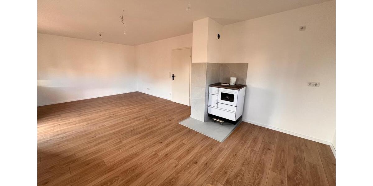 Erdgeschoss-Wohnung mit Terrasse und privatem Garten in ZFH 3 zimmer