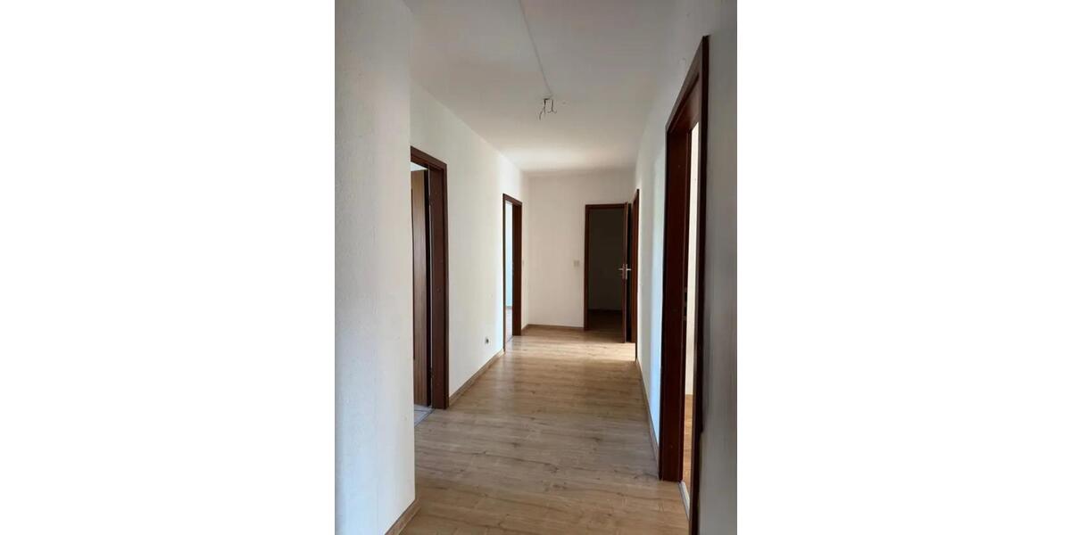 Etagenwohnung Tamm - 3.5 Zimmer, 98 m&sup2;, 1.100&euro; | Angebot:24536356