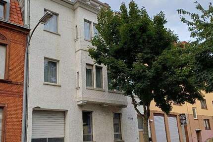 Saarbrücken, stilvolles Stadthaus mit 13 Apartments, einem Aufenthaltsraum, Innenhof und Garage, in Saarbrücken Nähe Innenstadt und Beethovenplatz zimmer