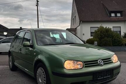 VW Golf 233.000 km 2.000 &euro; olpe 57462
