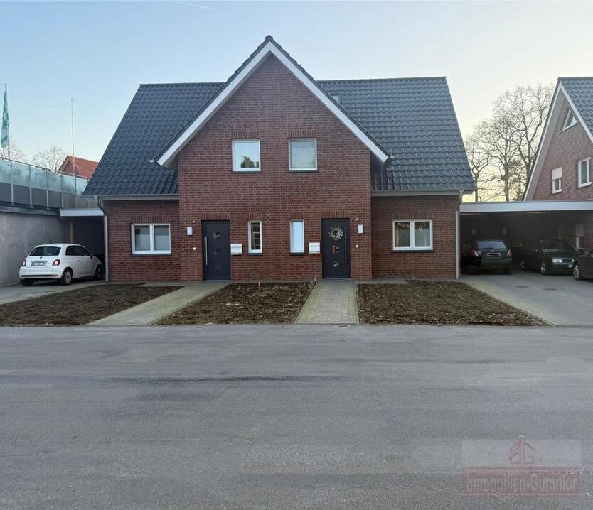 ImmobilieN GUMNIOR präsentiert *provisionsfrei*: Moderne Doppelhaushälfte in Emsbüren mit Garten und Carport