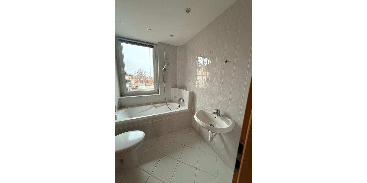 Dachgeschoßwohnung Aschersleben - 3 Zimmer, 60 m&sup2;, 450&euro; | Angebot:25483394