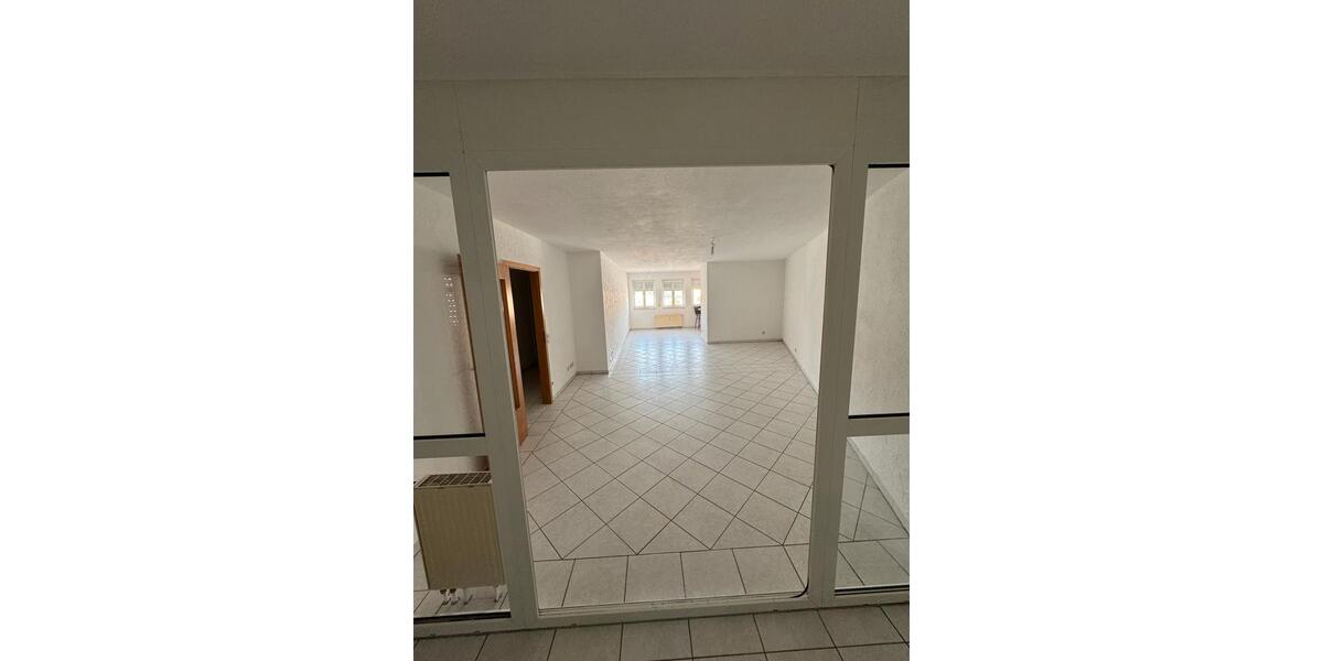 Etagenwohnung Rielasingen-Worblingen Worblingen - 3.5 Zimmer, 90 m&sup2;, 310.000&euro; | Angebot:26048611