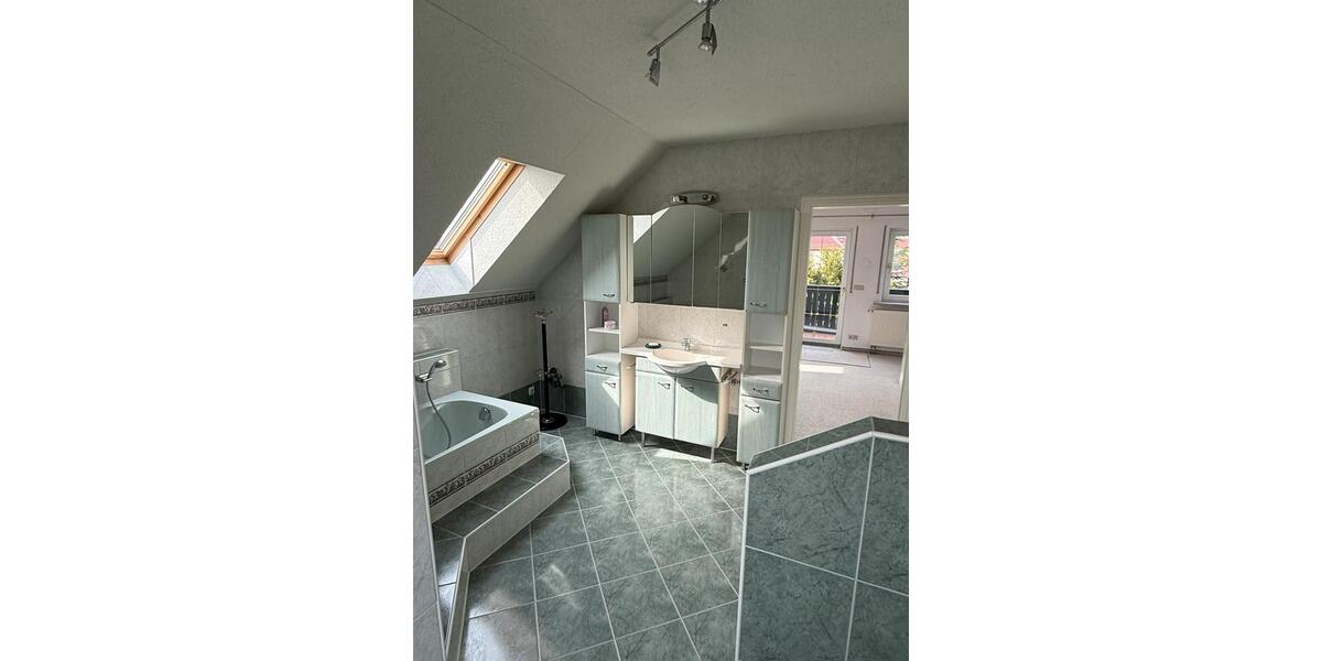 Haus im Grünen: EFH mit kleiner ELW und großem Garten 3 zimmer