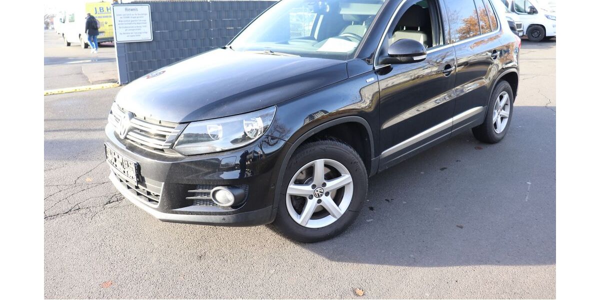 VW Tiguan 124.568 km 10.990 &euro; Heuchelheim b. Giessen 35452