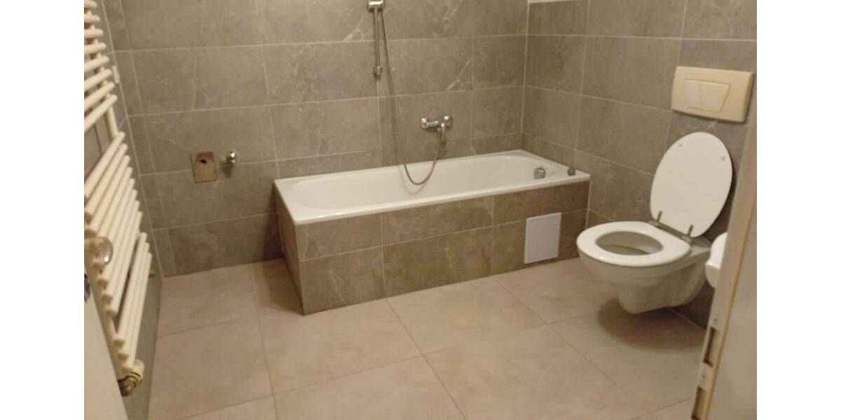 Etagenwohnung Naumburg (Saale) - 3 Zimmer, 65 m&sup2;, 450&euro; | Angebot:25579463