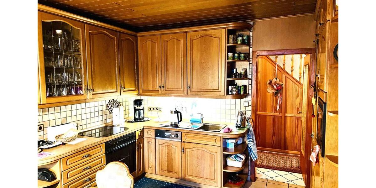 - Mehrfamilienhaus - Renditeobjekt - Gemeinschaftswohnen - Wohng 10 zimmer