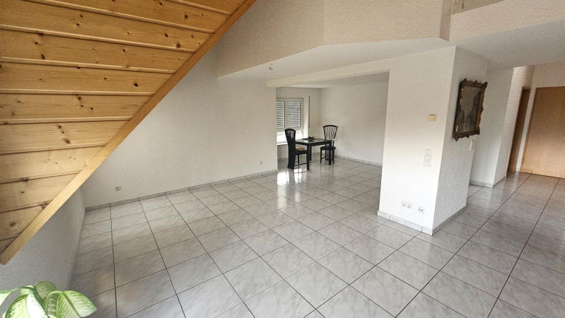 ObjNr:19757 - Sehr gepflegte 3,5 Zi ET-Maisonettewohnung mit Balkon und PkW-Stellplatz in LU-Maudach - Dachgeschoßwohnung Ludwigshafen am Rhein Rheingönheim | Angebot:22925644