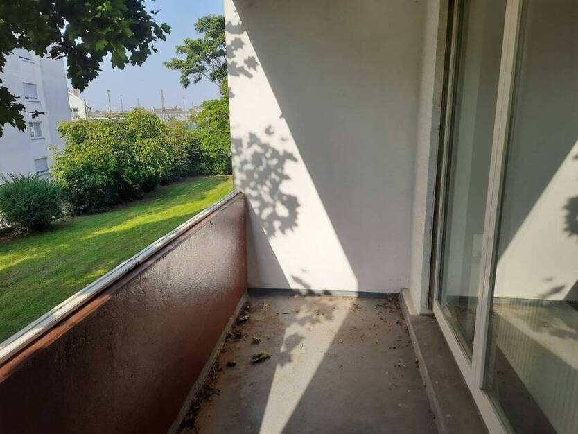 Frisch renovierte 1-Zimmer-Wohnung mit Balkon und Stellplatz - bezugsfertig