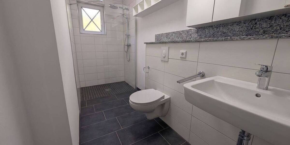 Etagenwohnung Eichwalde - 3 Zimmer, 105 m&sup2;, 1.550&euro; | Angebot:26876914