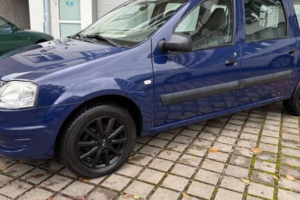 Dacia Logan 100.000 km 3.999 € München 80636
