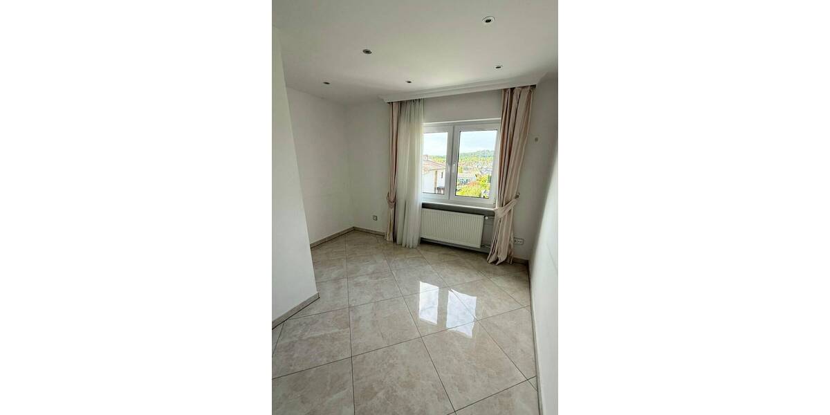 Etagenwohnung Pohlheim Watzenborn-Steinberg - 3 Zimmer, 90 m&sup2;, 1.000&euro; | Angebot:26359799