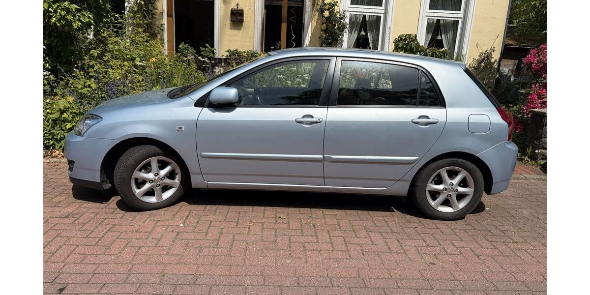 Toyota Corolla 179.000 km 3.990 &euro; Göttingen 37077