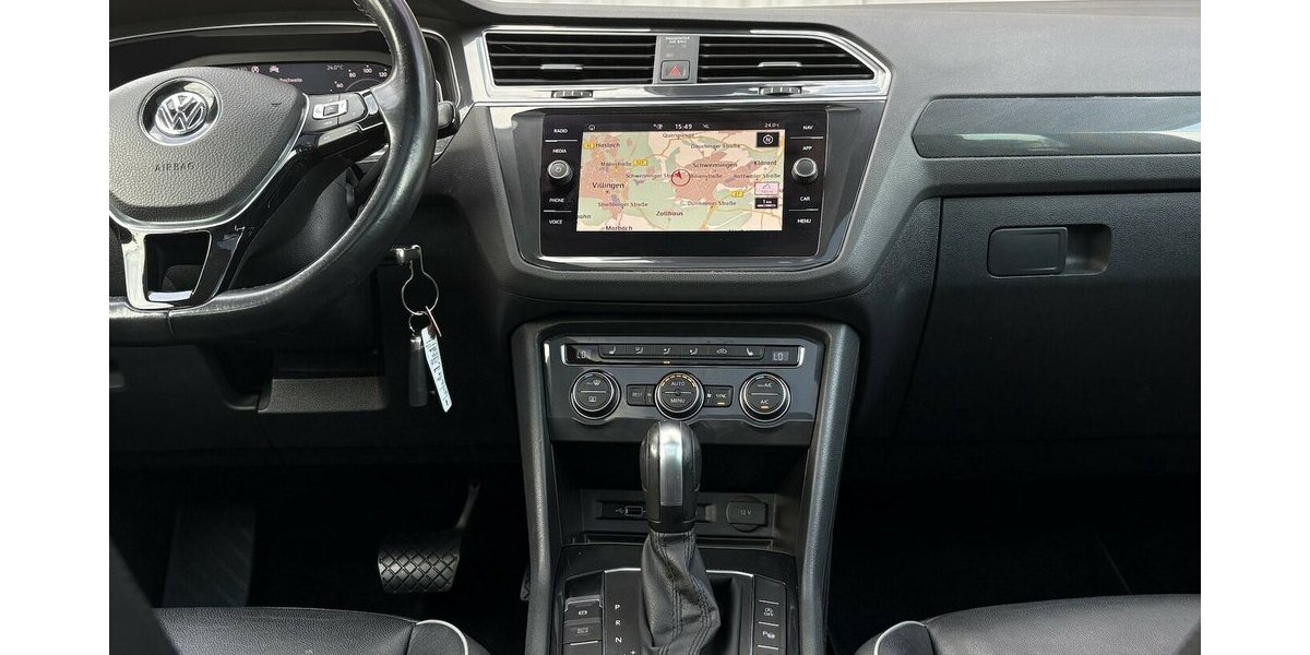 VW Tiguan 1.5 TSI Highline 360°/NAVI/CARPLAY/PANO 110.221 km 22.900 &euro; Villingen-Schwenningen 78054