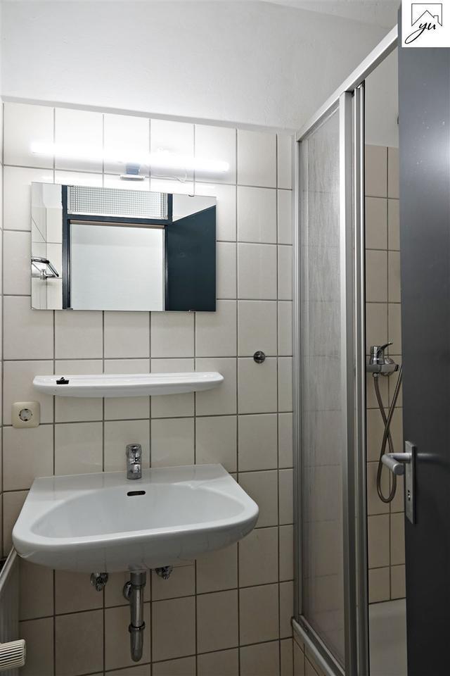 Geräumige Gewerbefläche in stadtnaher Lage in Aurich zimmer