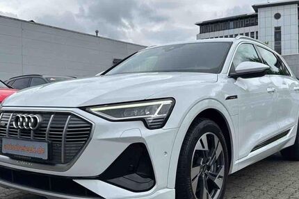 Audi e-tron 95.170 km 32.950 € Hamburg 22047