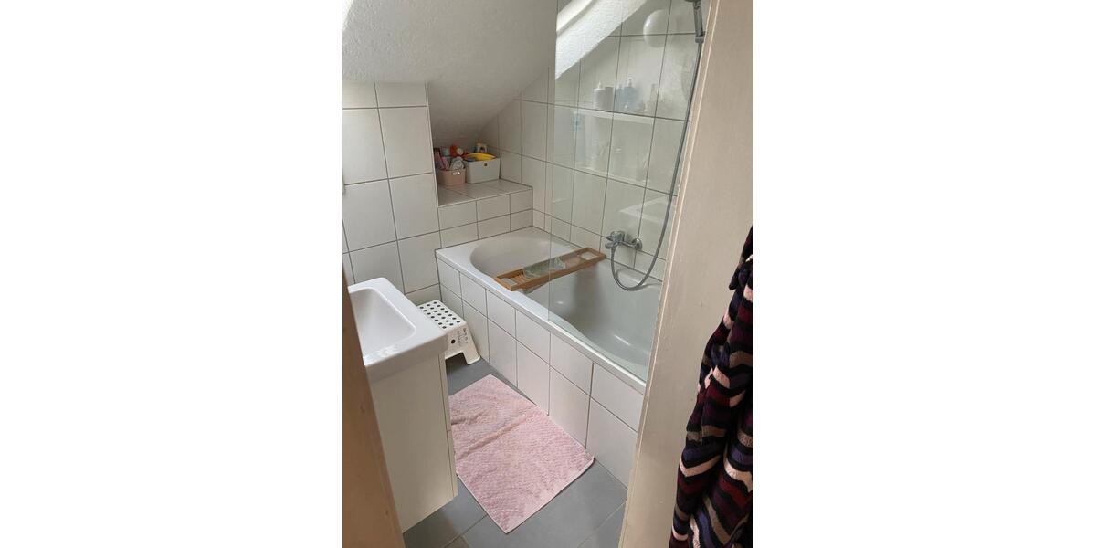 Dachgeschoßwohnung Esslingen am Neckar Brühl - 3.5 Zimmer, 75 m&sup2;, 1.050&euro; | Angebot:25547171