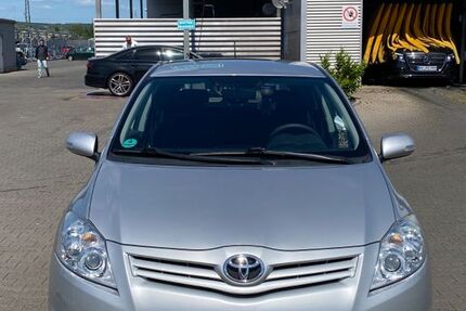 Toyota Auris 154.500 km 4.350 &euro; Koblenz 56073