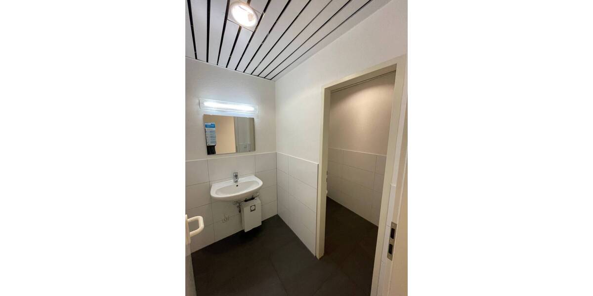Gewerbeobjekt Erfurt Altstadt - 1 Zimmer, 332 m&sup2;, 2.995&euro; | Angebot:26376769