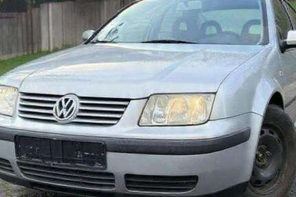 VW Bora 129.000 km 3.390 &euro; Brühl 50321