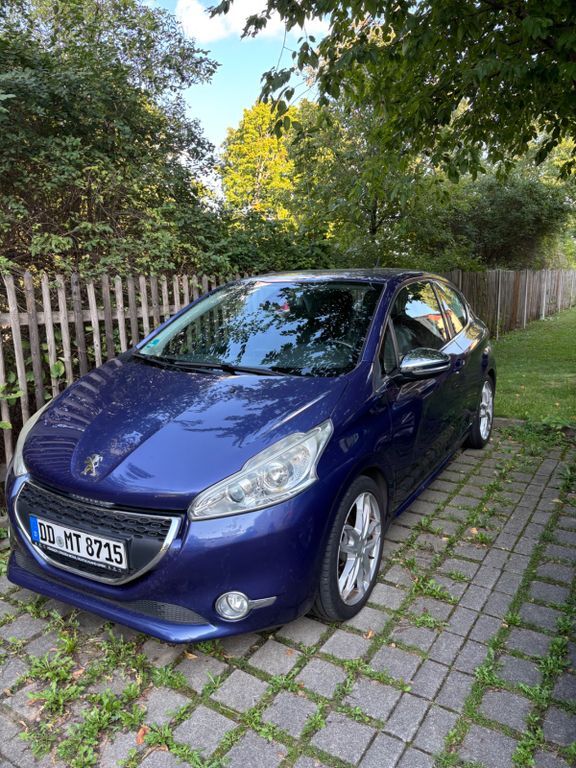 Peugeot 208 153.000 km 4.700 € Dresden 01169