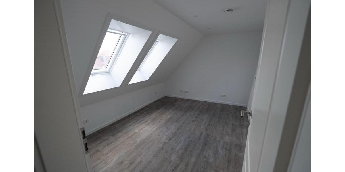 Dachgeschoßwohnung Nienburg (Saale) - 3 Zimmer, 75 m&sup2;, 825&euro; | Angebot:27634235