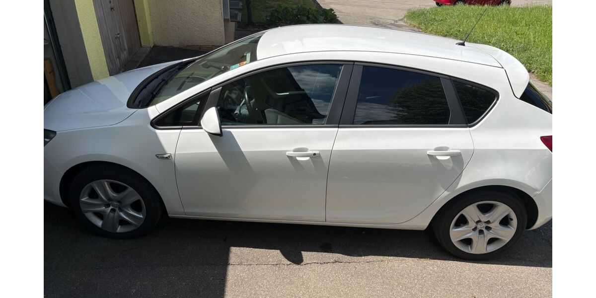 Opel Astra 182.000 km 2.999 &euro; Lindau 88131