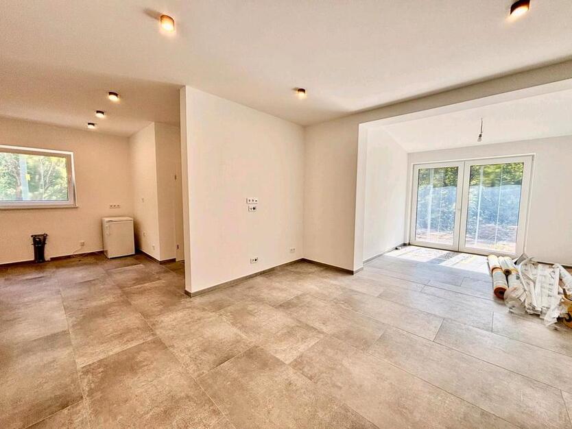 Freistehendes Einfamilienhaus mit Garten zimmer
