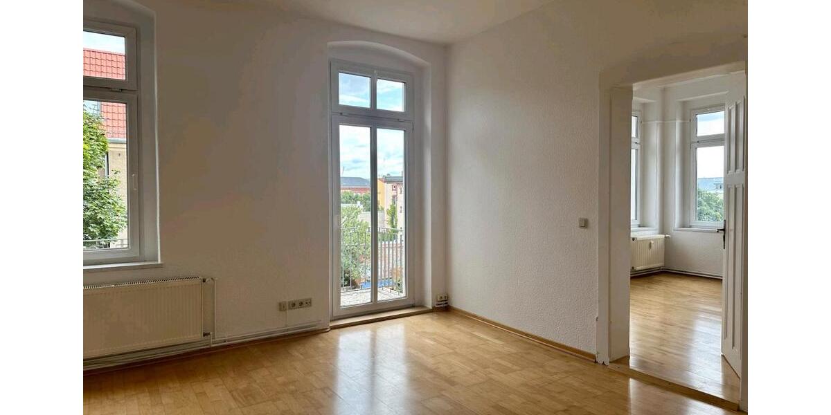 3-Raum-Whg. mit 96qm, KfZ-Stellplatz, 2 Balkonen, in bester Lage 3 zimmer