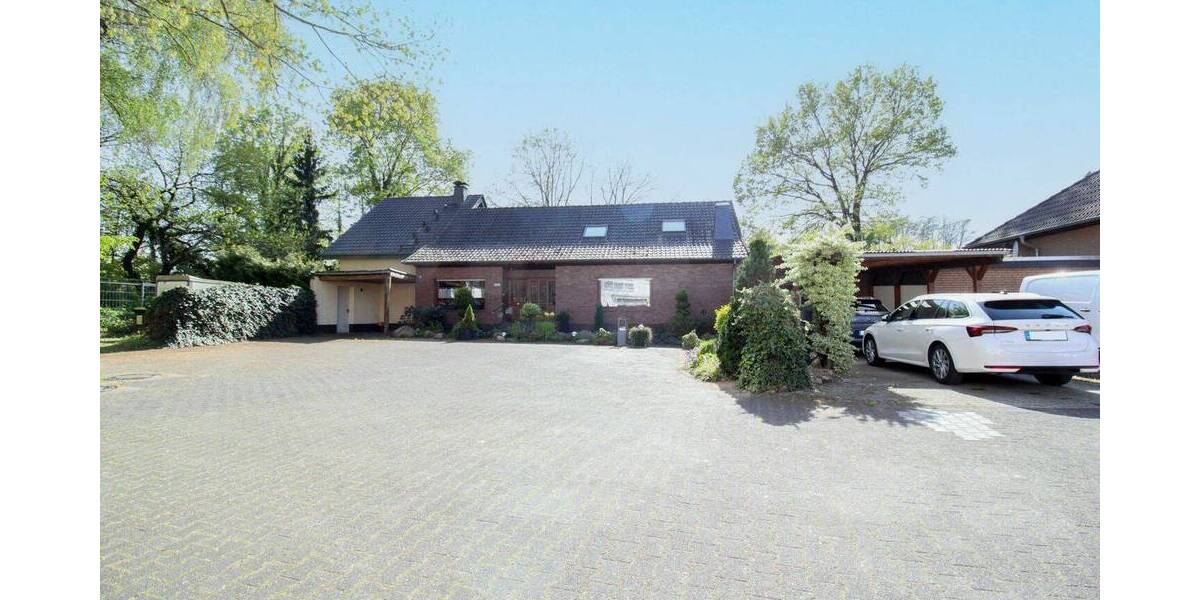 Einfamilienhaus Paderborn Sennelager - 8 Zimmer, 243 m&sup2;, 595.000&euro; | Angebot:26826411