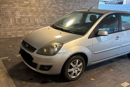 Ford Fiesta 156.000 km 2.700 &euro; Steinfurt 48565